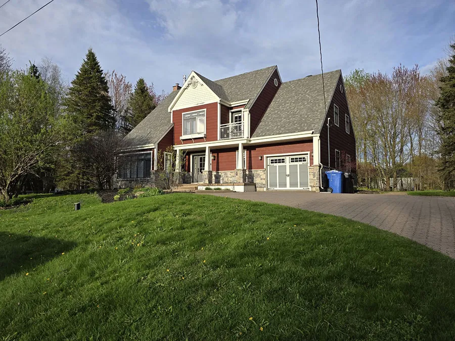 Réalisation 1 Top Gouttière — Gouttières sans joint — résidence à Granby