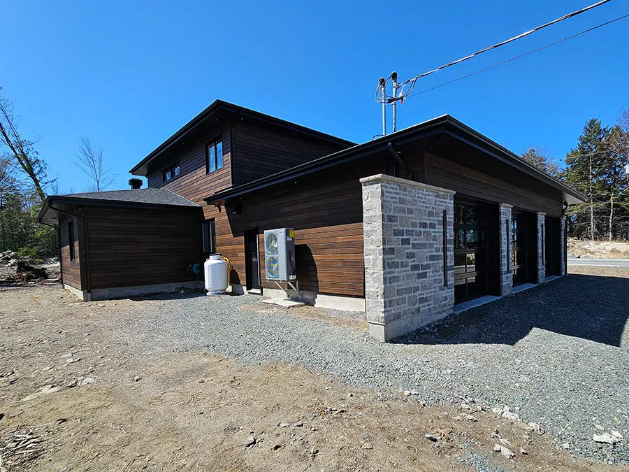 Réalisation 13 Top Gouttière — Travaux sur résidence existante à Granby